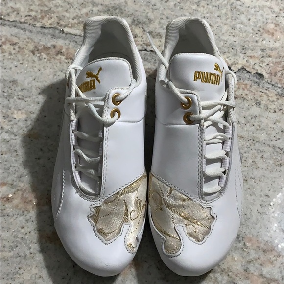 Puma shoes with satin gold detail - Picture 1 of 6